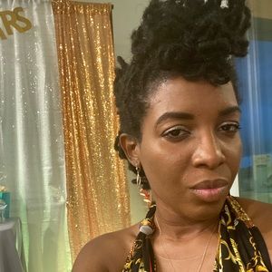 Meet your Posher, Simone